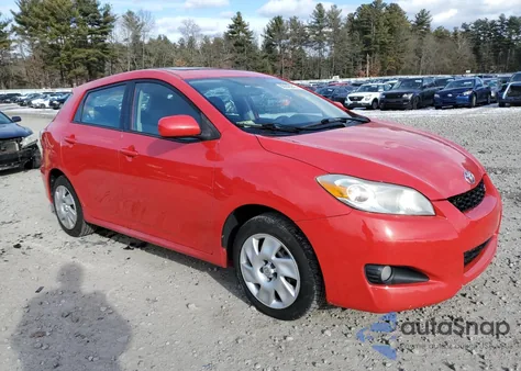 2010 Toyota Corolla Matrix S z USA, uszkodzony, nr VIN 2T1LE4EE6AC014292